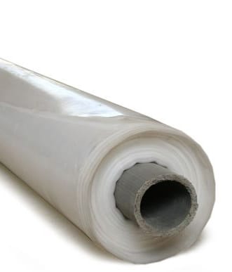 Полиэтиленовая пленка отлично подойдет для гидроизоляции фундамента